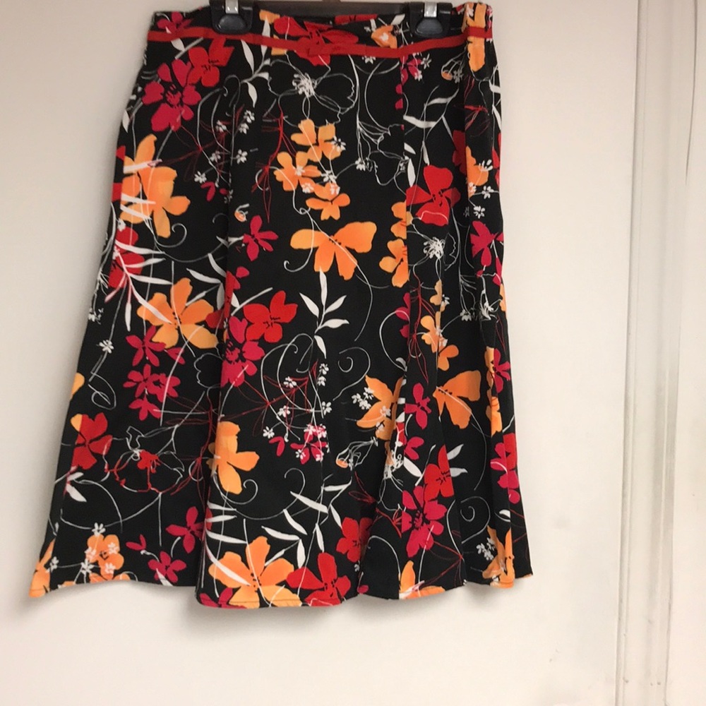 Floral flare skirt in vibrant colors